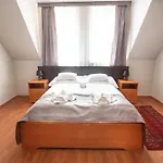 Apartment Salt Hill
