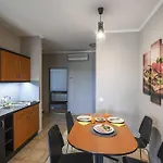 Salt Hill Apartament *